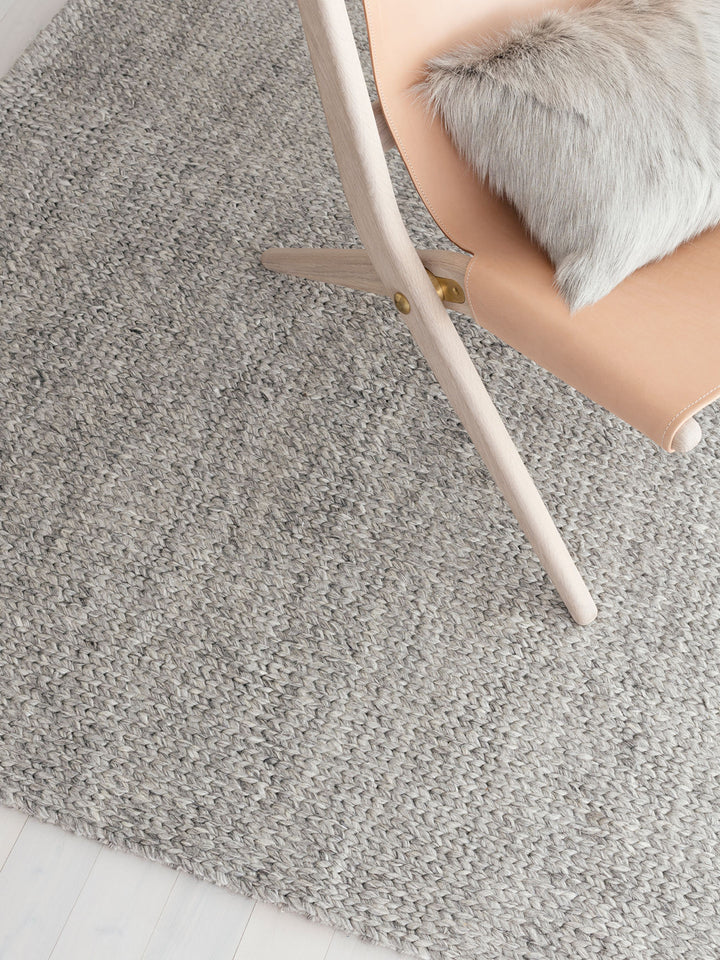 5 strategies to help you choose a rug for your home